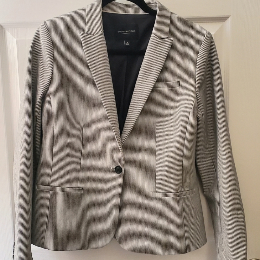 Banana Republic Classic Fit Blazer
